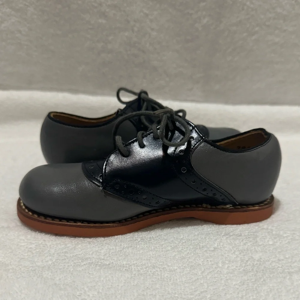 NWOT Saddle Mates by Foot Traits Gray & Navy Saddle Shoes Size 9